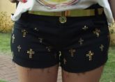 shorts com detalhe em cruz