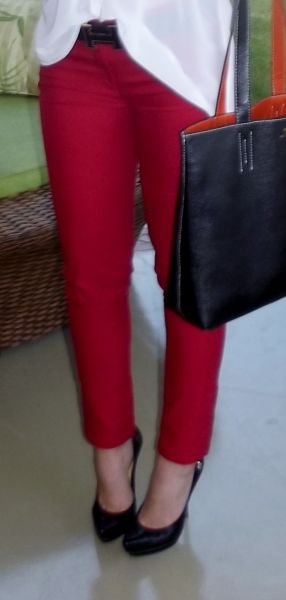 Calça vermelho queimado