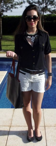 shorts branco com detalhe em preto