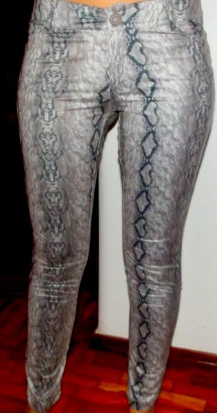 calça snake print